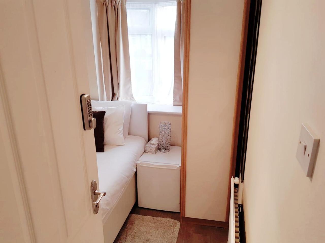 The 22 Bed & Breakfast London Exterior photo