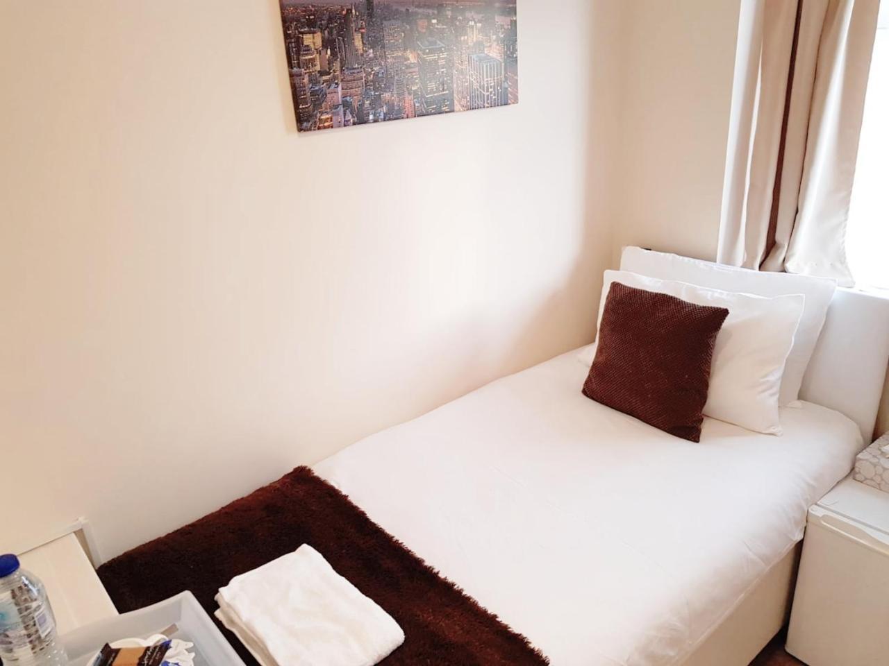 The 22 Bed & Breakfast London Exterior photo